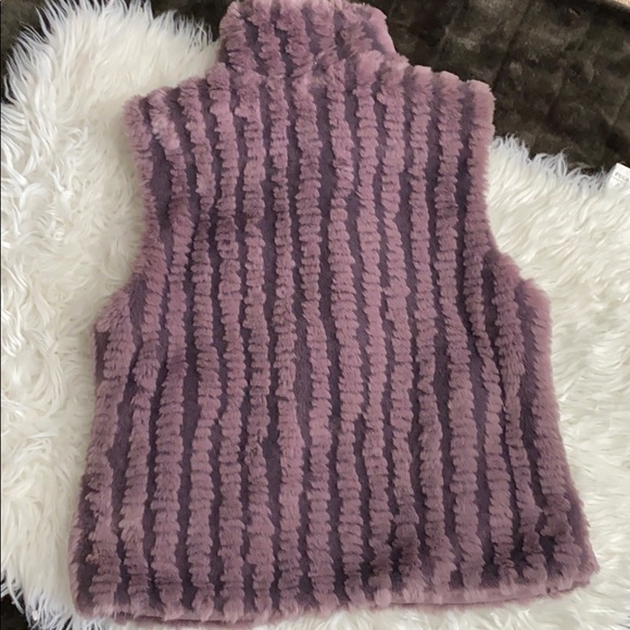 FUDA ~ Super Cute Reversible Faux Fur Zip Up Vest - Picture 9 of 9